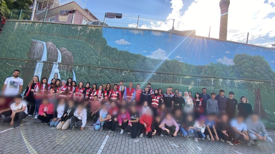 Kızılay Haftası etkinlikleri kapsamında Kızılay Simav ilçe Ekibi Kudret Armağan, Özkan Atak ve Kızılay Gönüllüleri okulumuzu ziyaret ettiler.