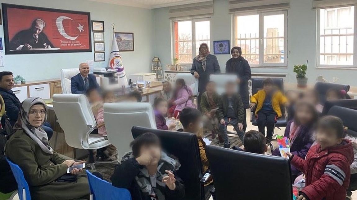 Simav Müftülüğü Ece Sultan 4-6 yaş Kur’an Kursu öğrencileri ve ögreticileri okulumuzu ziyaret ettiler. 