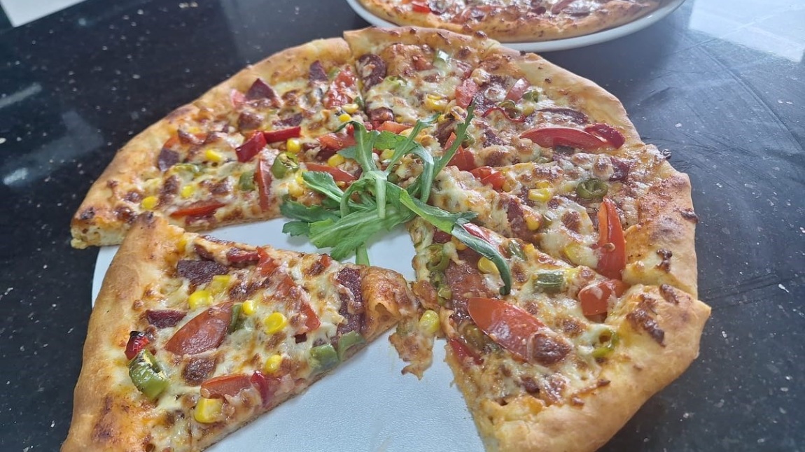 Yiyecek İçecek Hizmetleri Atölyemizin nefis pizzaları