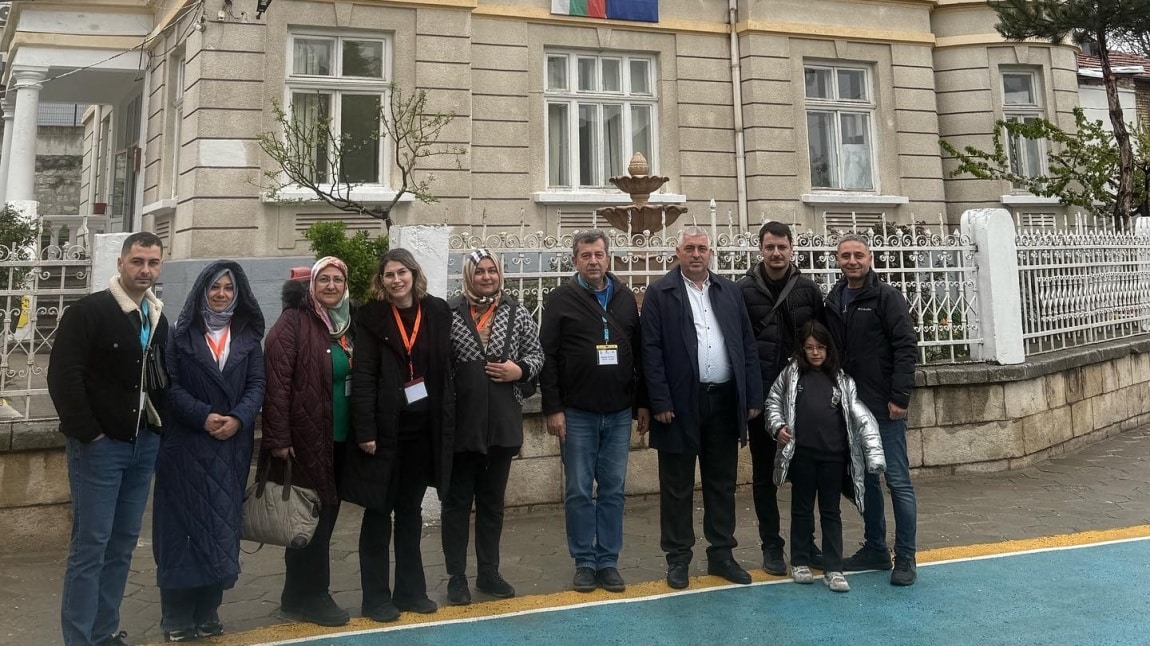 Bulgaristan/Şumnu Gezimizde Şumnu İmam Hatip Lisesine Misafir Olduk